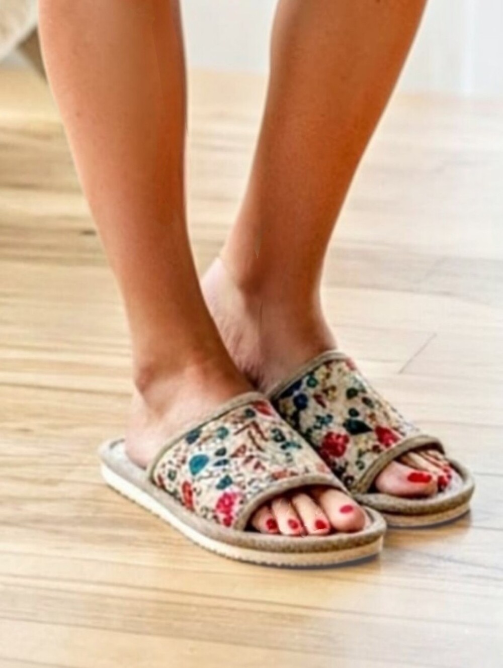 😎🌺 4/$20 Floral Embroidered Burlap Rubber Bottom Slide Slippers